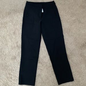 Black On the move pant in size 6